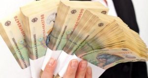 Specialiști: Reducerea salariilor exorbitante cu 30% nu conduce la modificări substanțiale la Autoritatea de Supraveghere Financiară, Autoritatea Națională de Reglementare în Domeniul Energiei și Autoritatea Națională pentru Administrare și Reglementare în Comunicații.