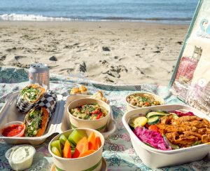 Cum să organizezi un picnic în spirit mediteranean: meniu simplu, delicios și echilibrat cu arome din Grecia, Spania, Italia sau Liban