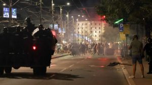 Leadershipul populist din Serbia amenință cu măsuri dure împotriva protestatarilor