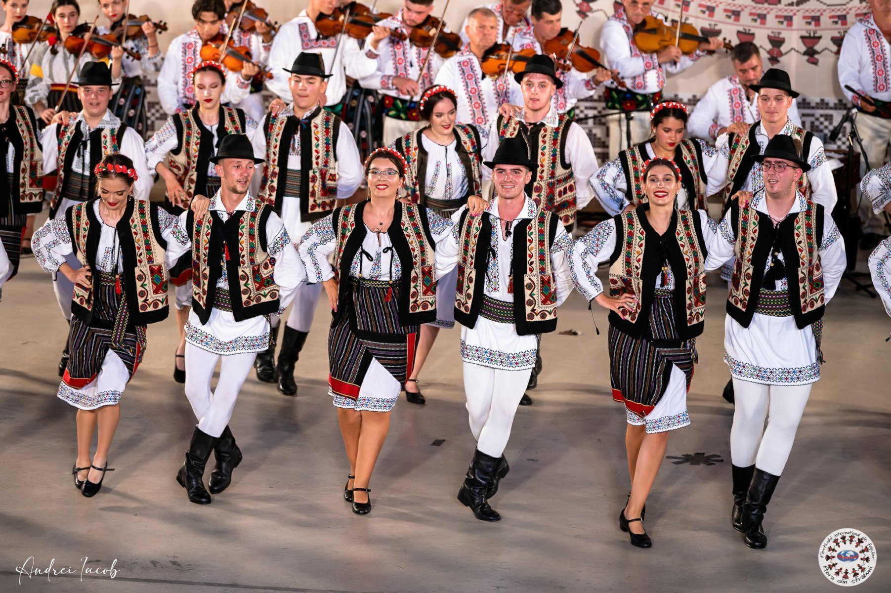 Galațiul se transformă în centrul global al folclorului / Festivalul Internațional de Folclor „Doina Covurluiului” aduce muzică, dans și tradiție din întreaga lume