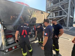 Pompierii români RO GFFF-V își începe activitatea în Grecia, colaborând pentru prima dată cu colegii francezi