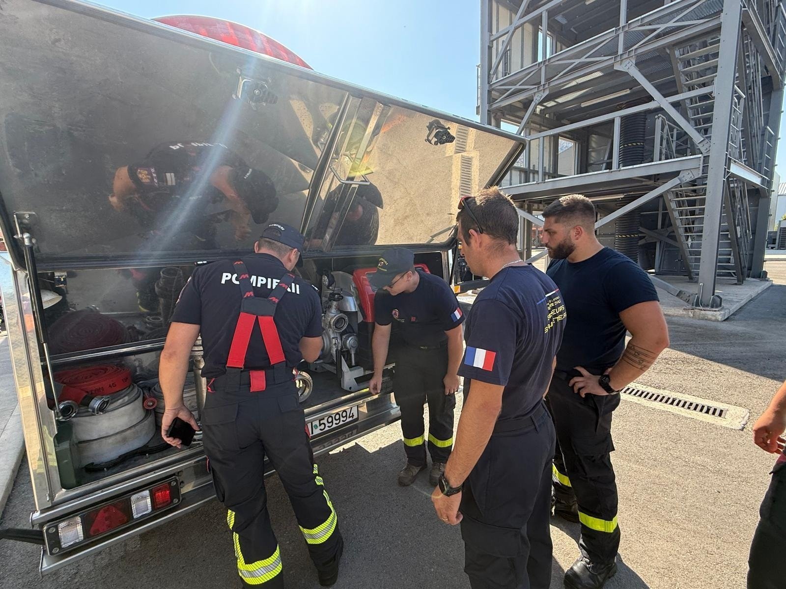 [ad_1] Modulul românesc de intervenție RO GFFF-V a început duminică prima zi de activitate în bazele de la Nea Makri, alături de colegii francezi ocupați în același loc