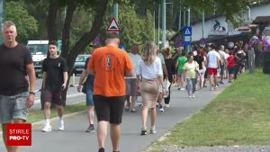 Numărul mare de turiști în weekendul prelungit a umplut zonele montane, provocând aglomerație pe drumuri și în stațiuniea noastră”