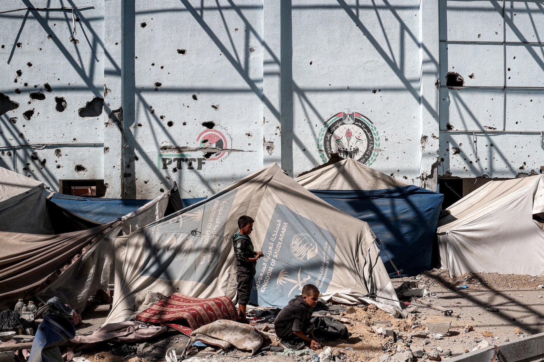 [ad_1] Armata israeliană va furniza corturi și alte echipamente locuitorilor din zonele de conflict din Gaza, înainte de a-i muta în partea sudică a enclavei, a declarat sâmbătă purtătorul de cuvânt militar, citat de agenția de știri AFP