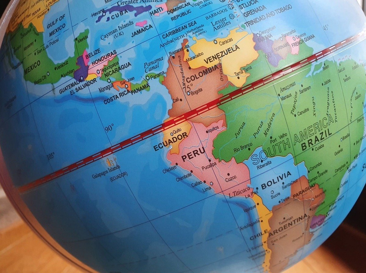 [ad_1] Doi candidați din segmentul politic de dreapta vor avea șansa de a concura în turul al doilea al alegerilor prezidențiale din Bolivia, conform unei estimări rapide realizate de autoritățile electorale