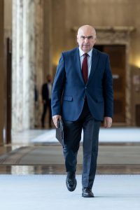 Bolojan, în contextul celei de-a treia discuții legate de moțiunea de cenzură ce vizează reforma ASF, ANRE și ANCOM: Nu este clar din moțiune care este nemulțumirea autorilor – că implementăm o reformă insuficientă sau excesivă?