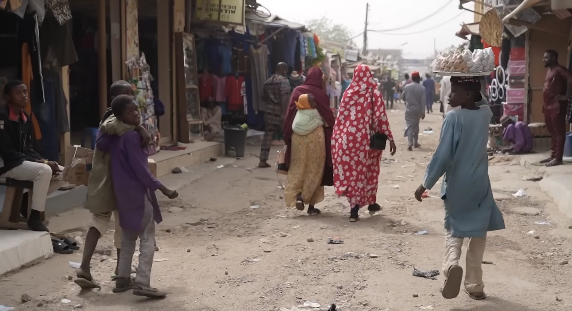 [ad_1] Peste 40 de persoane sunt date dispărute după un incident naval petrecut în Nigeria, unde o barcă ce avea la bord aproximativ 50 de pasageri s-a răsturnat în timp ce se îndrepta spre o piață populară din nord-vestul provinciei Sokoto, a anunțat agenția națională de gestionare a situațiilor de urgență, conform unui cotidian de știri