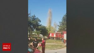 Crater uriaș în Amara după explozie la forajul unei fântâni.