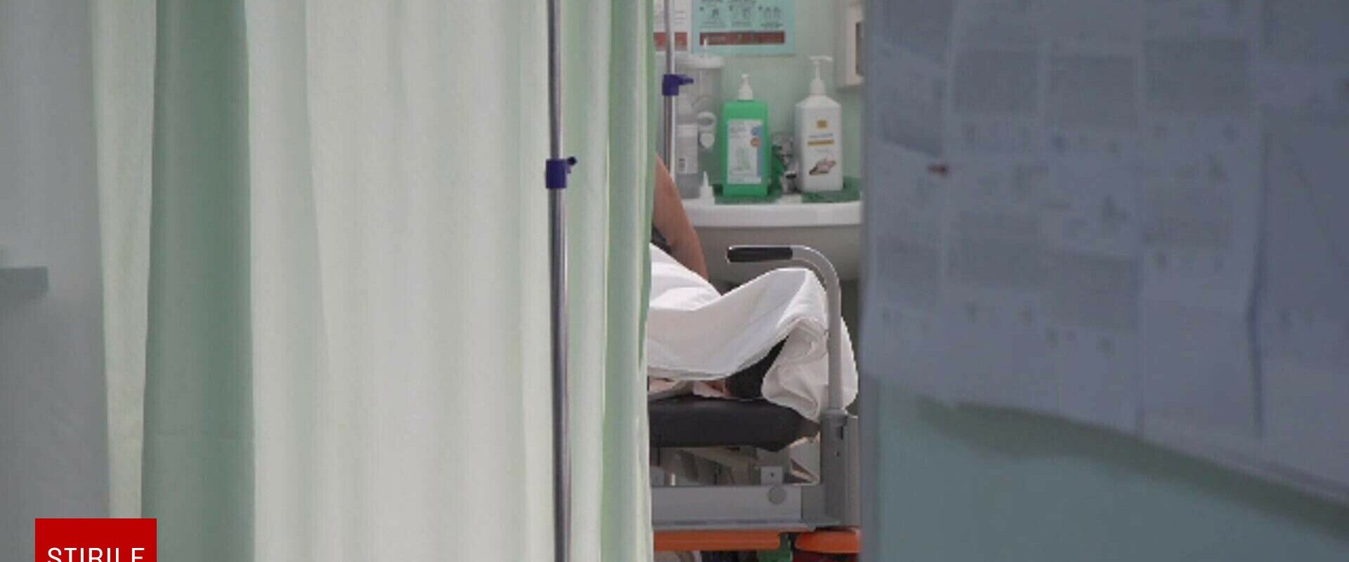 O femeie a fost jefuită în timp ce se afla pe masa de operație, la Iași. A rămas fără bani, un lanț de aur, carduri și acte