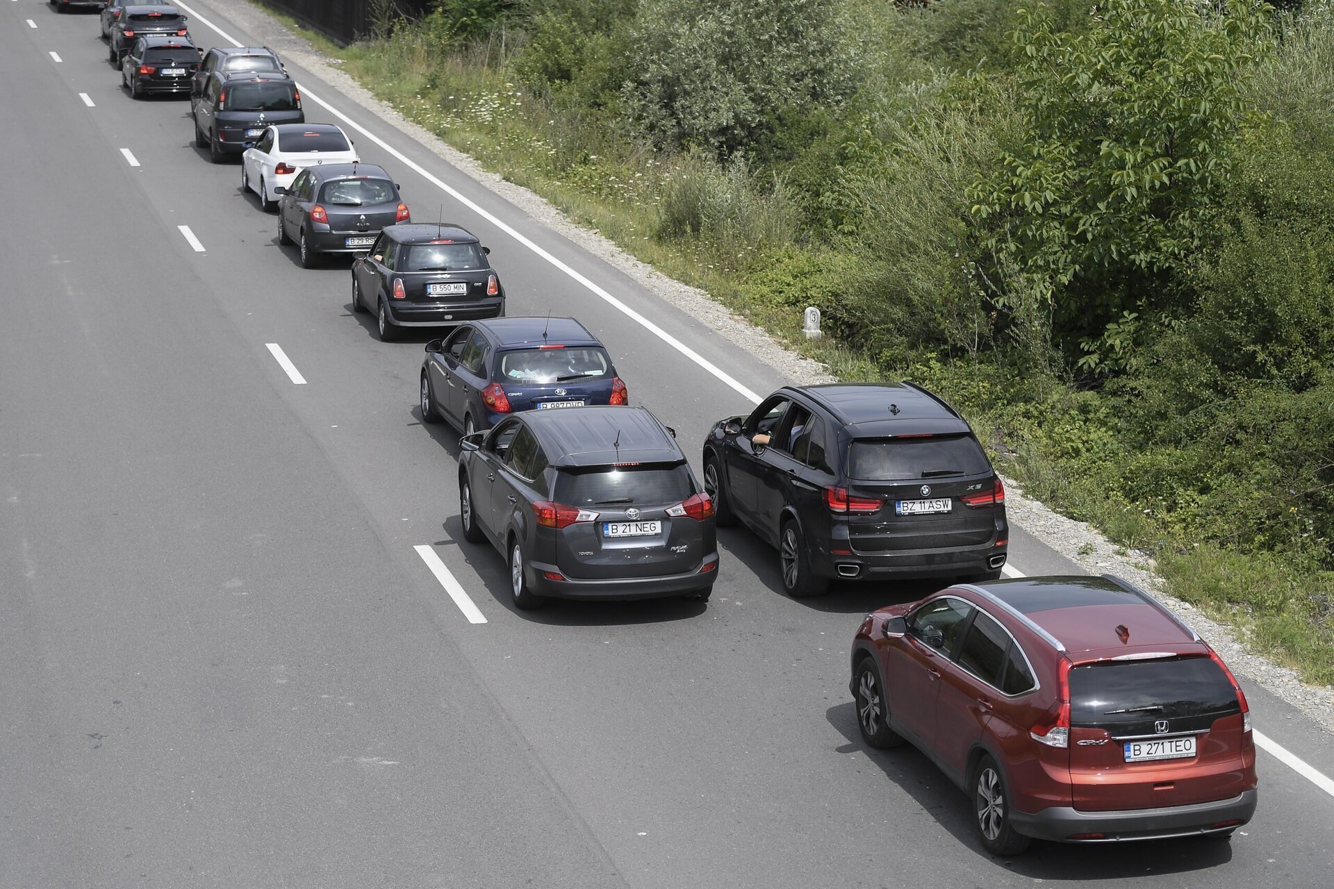 [ad_1] Restricții de circulație pe DN1A și autostradă A1 în perioada următoare pentru lucrări de modernizare și reparații În noaptea de 27 spre 28 august, între orele 22:00 și 06:00, circulația pe DN1A va fi restricționată între km 12+800 și km 13+300, din cauza unor lucrări de lărgire la patru benzi