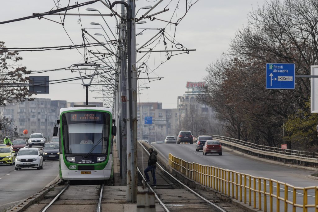 [ad_1] Traseul liniei de tramvai 41 suspendat pe tot parcursul lunii august din cauza lucrărilor din Prelungirea Ghencea În perioada august, circulația tramvaiului 41 este oprită pe întreg traseul, între strada Brașov și Terminal Ghencea