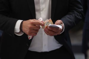 Cea mai generoasă pensie din România a înregistrat o reducere de aproape 2.000 de euro după aplicarea contribuției pentru sănătate / Primele 10 pensii nete lunare depășesc 10.000 de euroea noastră”