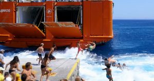 Grecia aplică amenzi mari pentru un obicei de vacanță periculos