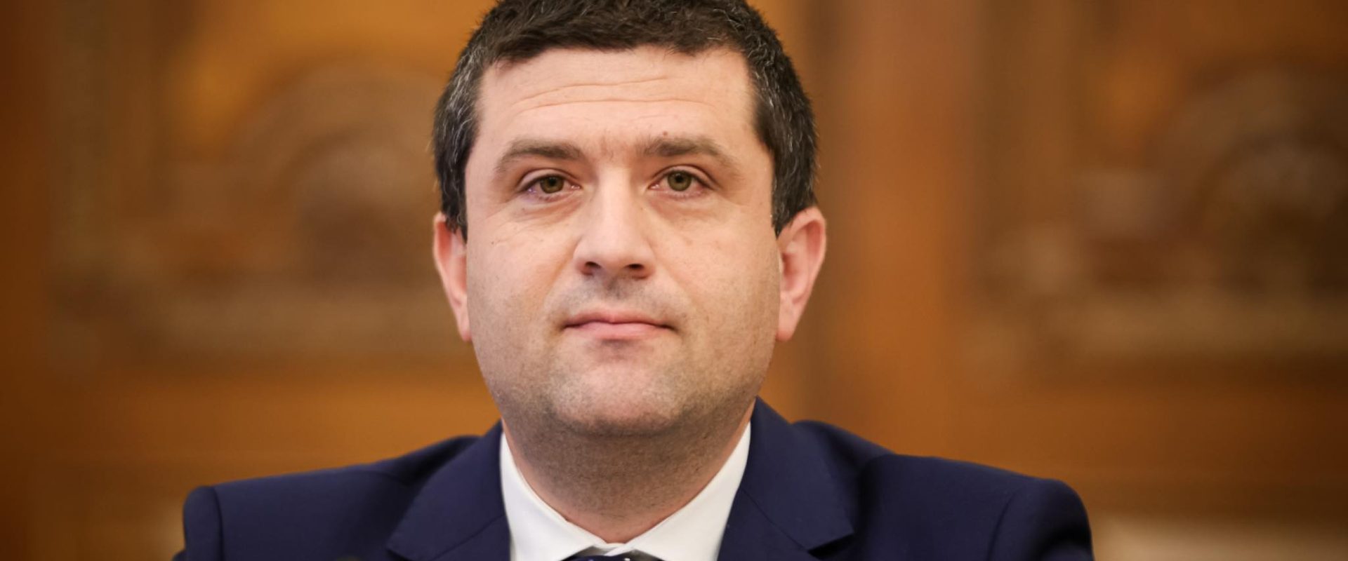 Miruţă: Persoanele care doresc să ocupe roluri de conducere în