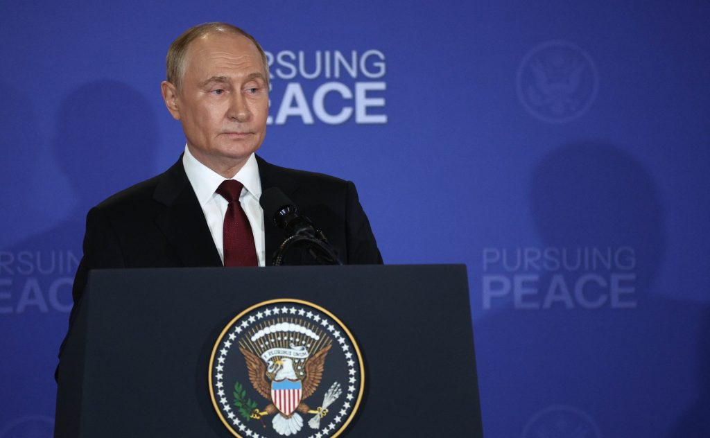 Putin a adus un omagiu pilotilor sovietici, prin depunerea unei