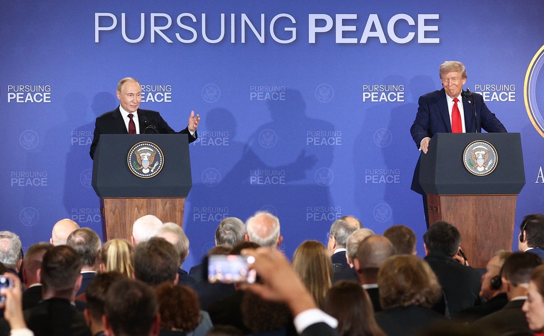 Putin îi sugerează lui Trump ca următoarea întâlnire de vârf să se desfășoare la Moscova.