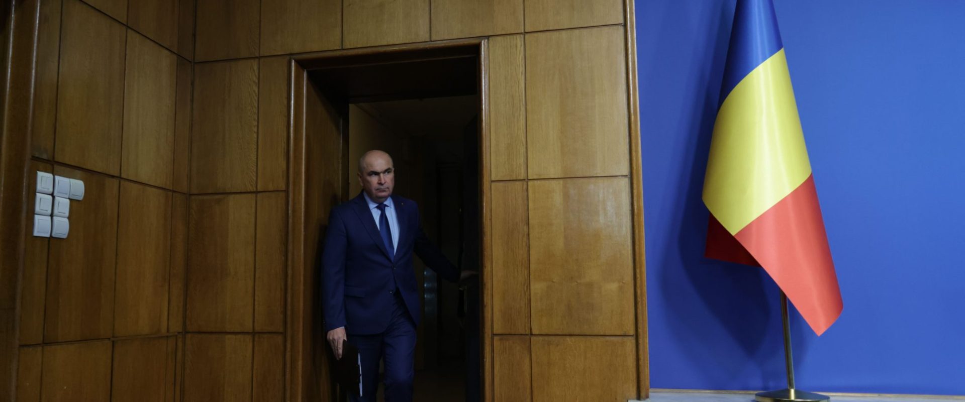 Reforma companiilor de stat: Se taie numărul de șefi și indemnizațiile / Cât câștigă cei de la Hidroelectrica sau Poștă