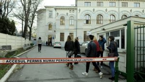 Şcolile trebuie să pună la dispoziţie lista posturilor vacante pentru suplinitori
