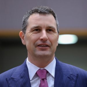 Tanczos Barna propune interzicerea cumulării pensiei cu salariul, inclusiv pentru militari și foști polițiști