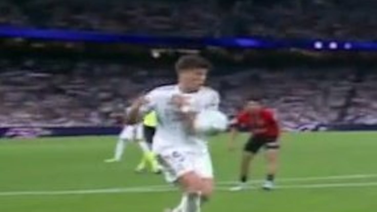 [ad_1] Pe lângă lupta pentru supremație, a treia etapă a Ligii EA Sports a adus și o serie de controverse și decizii arbitrare controversate