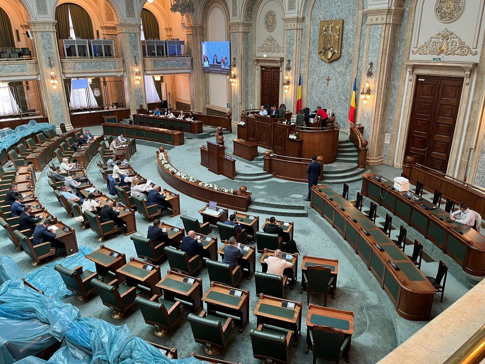 Camera superioară a Parlamentului s-a întrunit într-o ședință specială și a dat dovezi de respingere pentru inițiativa lui Crin Antonescu referitoare la pensionarea judecătorilor / Care sunt argumentele care au stat la baza acestei decizii.