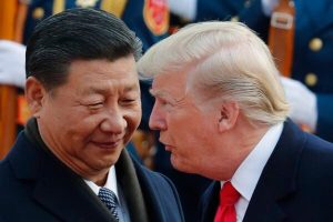 Trump avertizează China cu tarife vamale de 200% dacă nu intensifică exporturile de magneți și materiale rare, declarând că evită această opțiune pentru a nu afectea grav economia țării asiaticeea noastră”