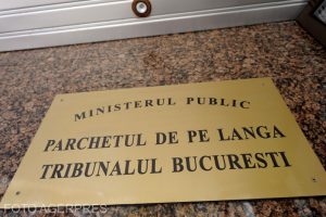 Protest în sistemul judiciar. Instanțe și parchete din întreaga țară, printre care și Parchetul și Curtea de Apel din Capitală, au încetat temporar activitatea în semn de protest față de un proiect de lege referitor la pensiile speciale, care urmează să fie retras.