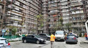 Primăria Sectorului 6 din București, condusă de Ciprian Ciucu, a anunțat o licitație pentru izolarea termică a clădirilor rezidențiale, cu un buget estimat între unu și 3,6 miliarde de leiea noastră”