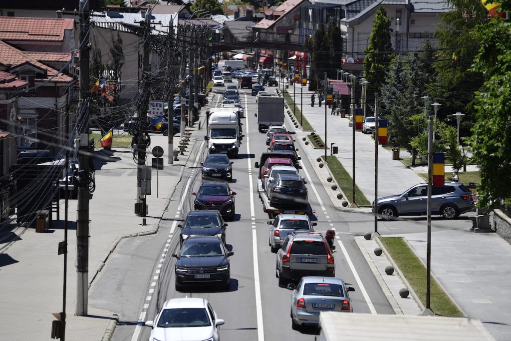 Trafic intens spre București: Strategii pentru a evita cozile și blocajele pe drumul național și autostradă