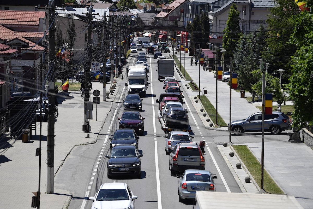 Trafic intens spre București: Strategii pentru a evita cozile și blocajele pe drumul național și autostradă