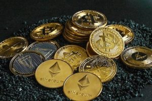 Regatul Unit urmărește infrastructurile financiare și cripto care sprijină Rusia în evitarea sancțiunilorea noastră”