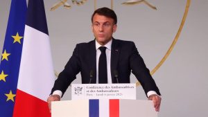 Macron răspunde lui Netanyahu printr-o scrisoare, afirmând că acuzațiile privind inactivitatea în lupta împotriva antisemitismului ofensează întreaga Franță și cerând stoparea escaladării războiului în Fâșia Gaza.ea noastră”