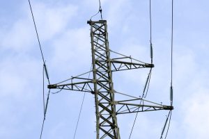 Mii de persoane din Harghita rămân fără energie electrică din cauza unei furtuniea noastră”