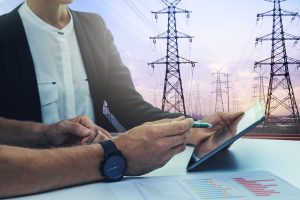 Ministrul Energiei: exportăm ieftin, importăm scump, statisticile îl infirmă
