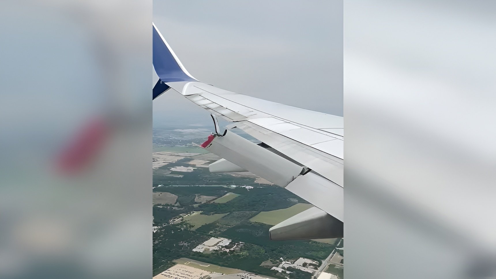 O secțiune a aripii unui avion Boeing s-a desprins în timpul zborului, iar pasagerii au fost îngrijorați că flapsul ar putea compromite stabilitatea aeronavei