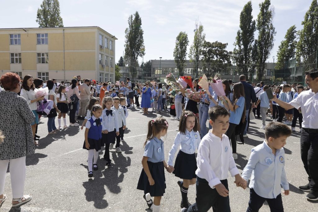 Harta liceelor de top și a celor cu performanțe mai reduse din București: cum cartierul în care studiezi îți poate modela viitorul | Analiză și studiu