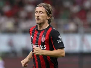 Iată o posibilă reformulare a titlului: “Prezentare anticipată: Lecce vs AC Milan – prognoză, știri despre echipă, alinieri” 

Sau într-o variantă mai stilizată: “Anticipare meci: Lecce vs AC Milan – previziuni, informații despre echipă, componența echipei”