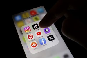 TikTok suspendă transmisiunile live în urma circumstanțelor extraordinare