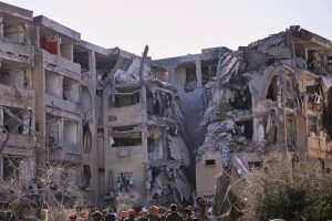 Israelul afirmă că o cameră a Hamas a fost ținta atacului de la Khan Yunis, care a dus la 20 de victime, inclusiv cinci jurnaliști, și susține că au fost uciși șase susținători ai grupării, unul dintre ei fiind implicat într-o infiltrare în Israel.ea noastră”