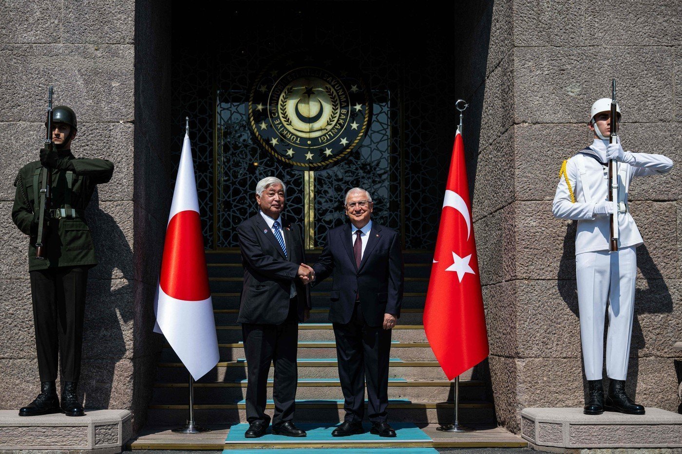 Ministrul japonez al apărării a avut o întâlnire în Turcia pentru a discuta despre colaborarea în sectorul apărării și posibilitatea achiziției de drone