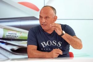 Joacă cu frâna trasă