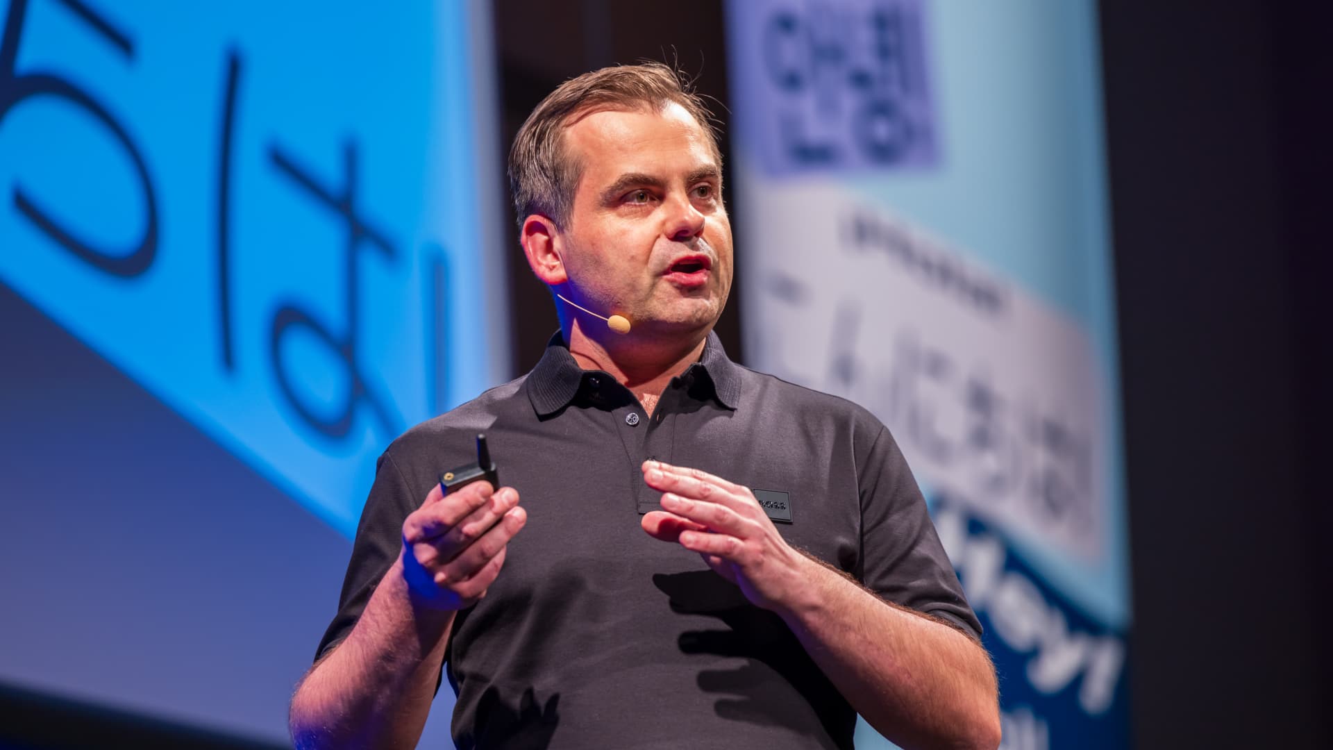 [ad_1] DeepL, o companie germană de startup, a anunțat recent extinderea activității sale dincolo de traduceri bazate pe inteligență artificială, înspre agenți inteligenți artificiali care se concentrează pe afaceri