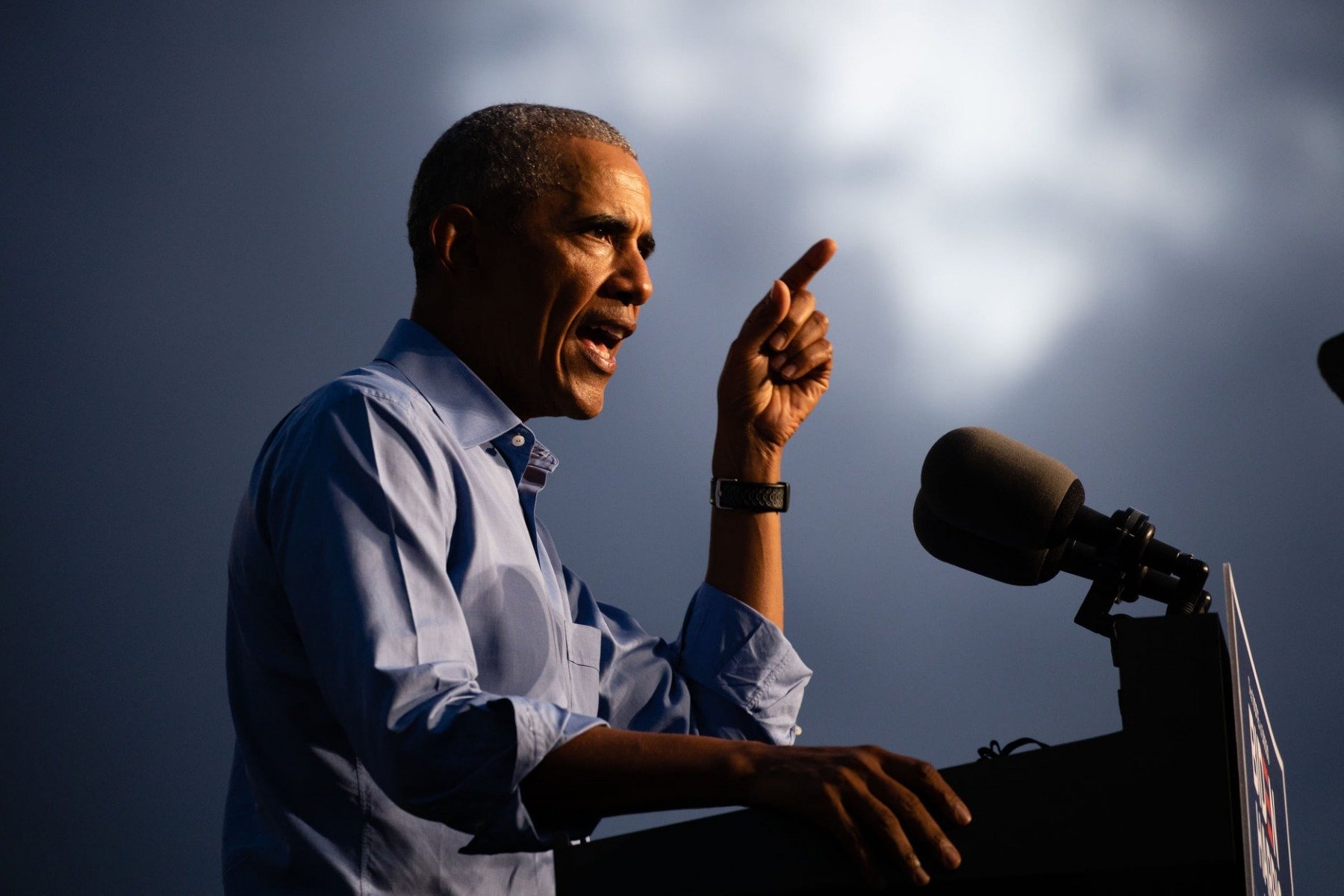 Barack Obama condamnă suspendarea emisiunii lui Jimmy Kimmel din cauza comentariilor despre Charlie Kirk, acuzând administrația Trump de intimidare a mediilor de comunicare și de încercarea de a evita criticile legate de cultura anulării