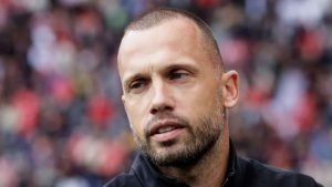 Heitinga Hint pentru Gloukh înainte de meciul cu NAC