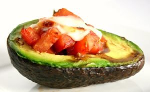 Top 10 rețete rapide, sănătoase și gustoase cu avocado, unul dintre cele mai trendy și versatili ingrediente culinare