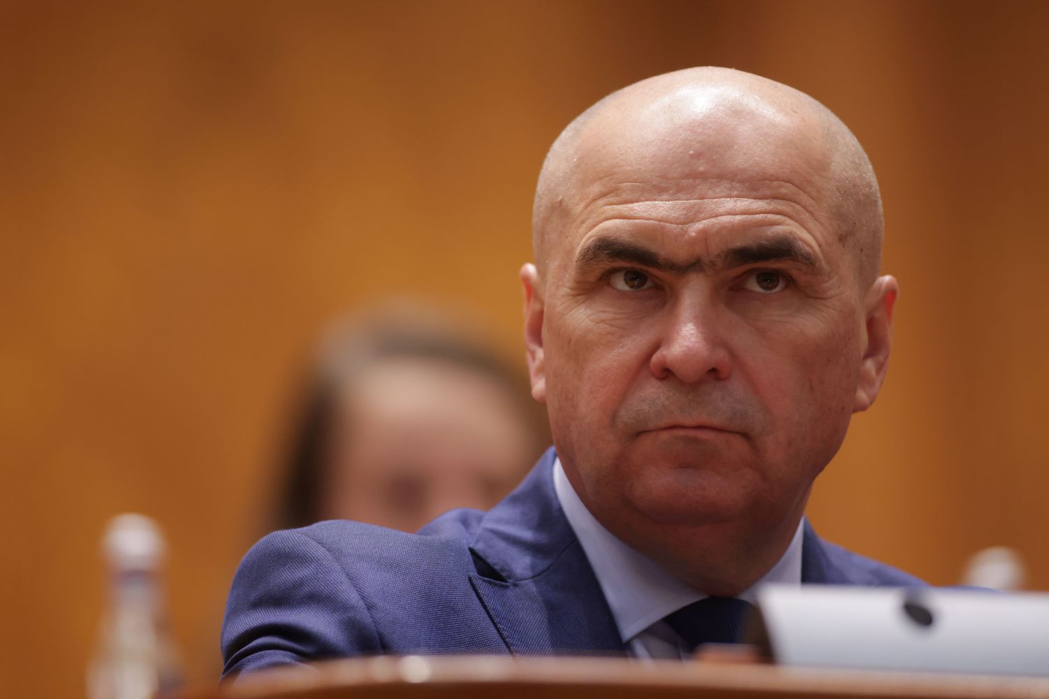 Istoricul lansează un apel către cetățenii români pentru luciditate.