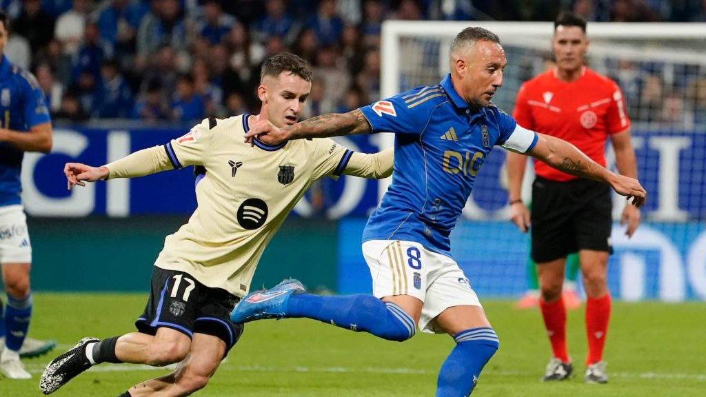 Titlul postarii reformulat ar putea fi: „Transmisiune live: Oviedo contre Barcelona în cadrul Campionatului de Fotbal Spaniol, azi în direct”.