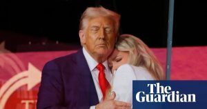 Trump vomitează ură împotriva adversarilor la memorialul lui Charlie Kirk