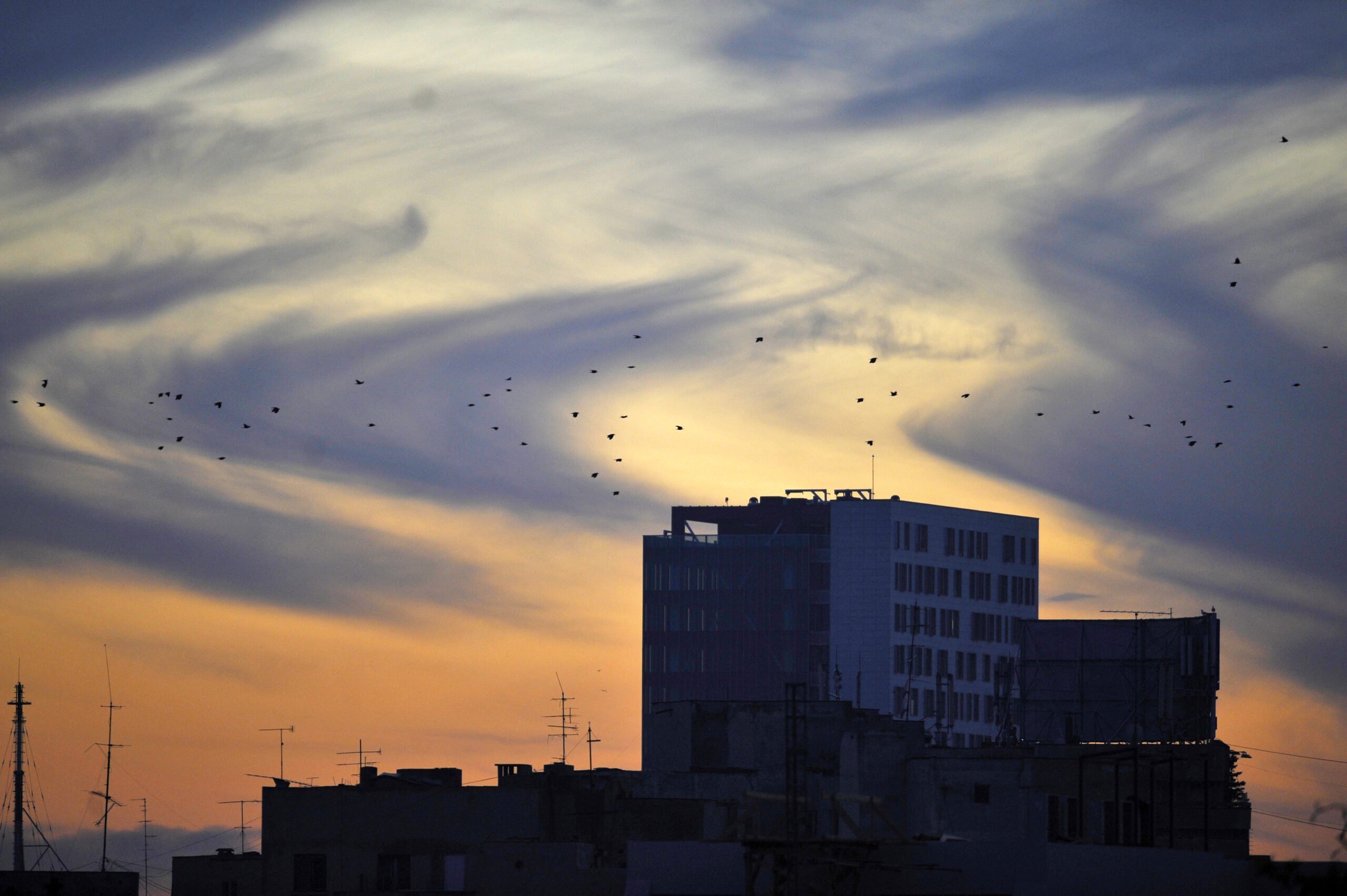 [ad_1] Vremea în următoarele săptămâni: temperaturi ridicate în vestul țării și cantități excedentare de precipitații