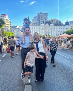 „Primarul Stelian Bujduveanu urează „La mulți ani, București!” pe Facebook”